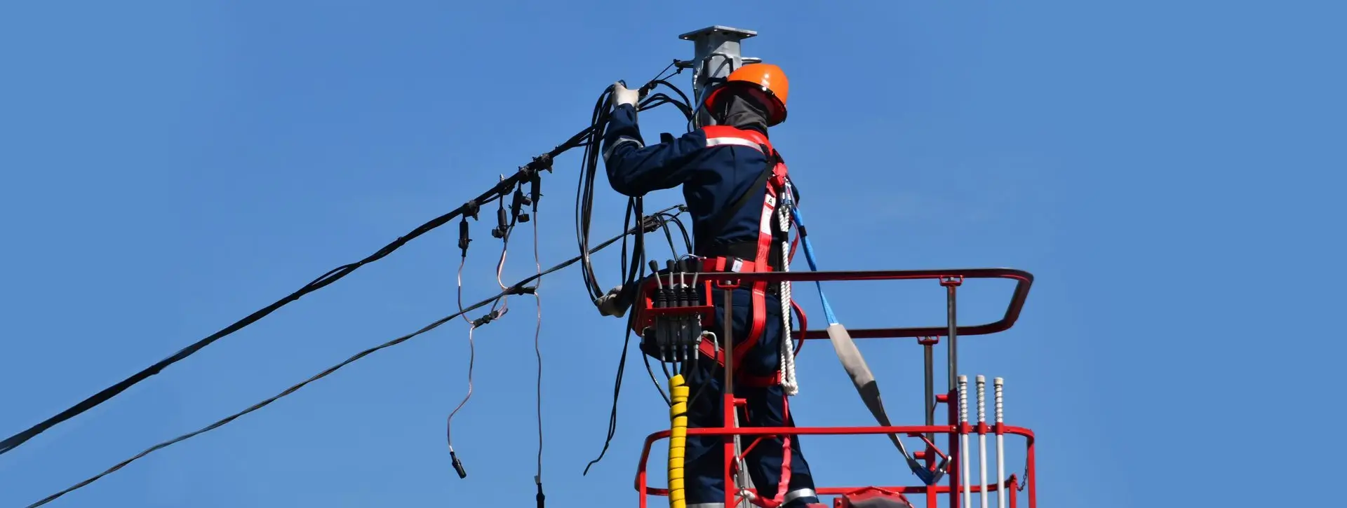 Pre-Apprenticeship Linemen Pre-Apprenticeship Linemen